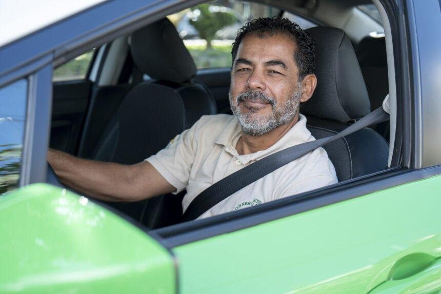 Más de 70 taxistas en Guanajuato han renovado sus unidades.