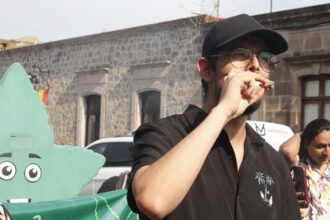 Más de mil personas marchan en Morelia por legalización de la marihuana.