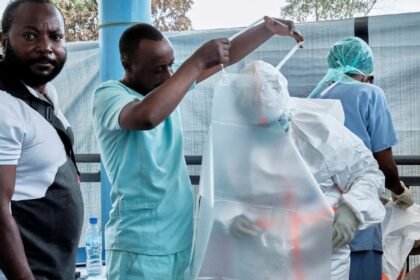 Médicos Sin Fronteras advierte sobre brote de ébola en África Occidental.