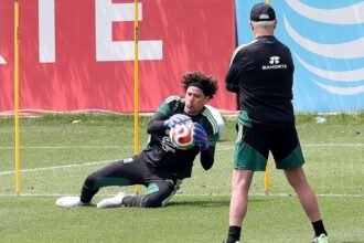 Memo Ochoa defiende su lugar en la Selección y aspira a ser titular