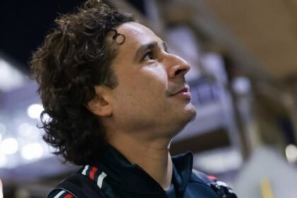 Memo Ochoa regresa a México con la meta de su sexto Mundial.