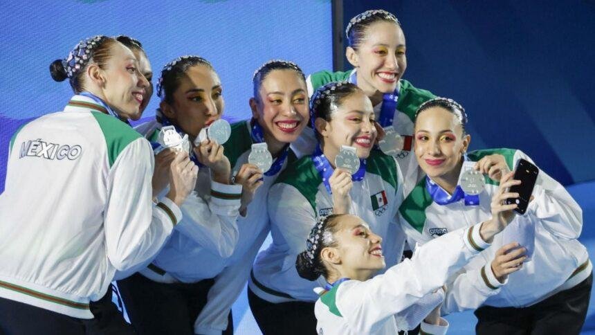 México consigue plata en natación artística en la Copa del Mundo