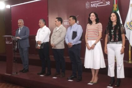 Michoacán asegura acceso a la preparatoria sin examen ni promedio.
