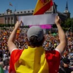 Miles de españoles demandan renuncia de Sánchez en Madrid tras imputación a Rodríguez Zapatero
