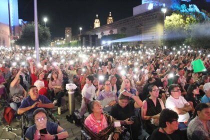 Natalia Jiménez cautiva a Irapuato en homenaje a las madres