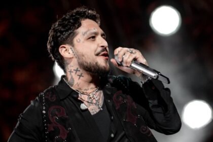 Nodal y Ángela Aguilar brillan en la Plaza de Toros México