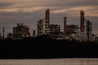 Nuevo incendio en la refinería Dos Bocas tras llegada del director de Pemex