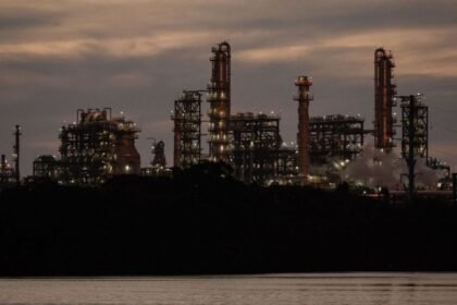 Nuevo incendio en la refinería Dos Bocas tras llegada del director de Pemex