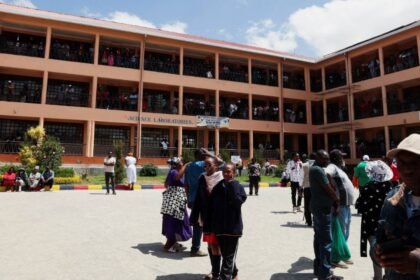 Ocho estudiantes detenidas en Kenia por incendio en internado que dejó 16 muertas
