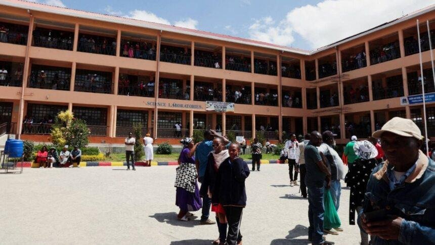 Ocho estudiantes detenidas en Kenia por incendio en internado que dejó 16 muertas