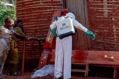 OMS reporta 220 muertes por contagio sospechoso de ébola en Congo