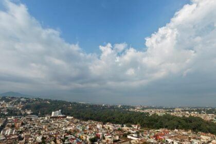 Onda de calor y lluvias persistirán en Michoacán