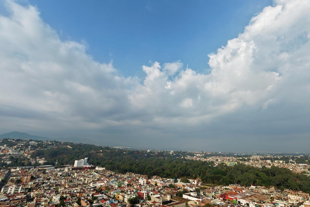 Onda de calor y lluvias persistirán en Michoacán