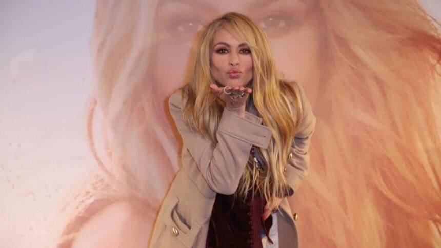 Paulina Rubio sufre caída durante juicio y revela su estado de salud