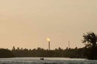 Pemex confirma incidente en Dos Bocas como una flama controlada durante mantenimiento