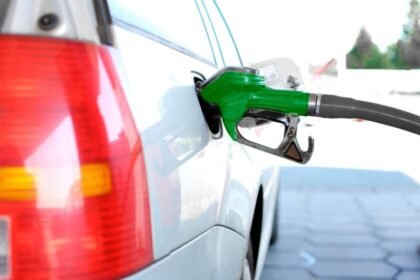 riesgos y costos de llenar el tanque de gasolina al Riesgos y costos de llenar el tanque de gasolina al máximo
