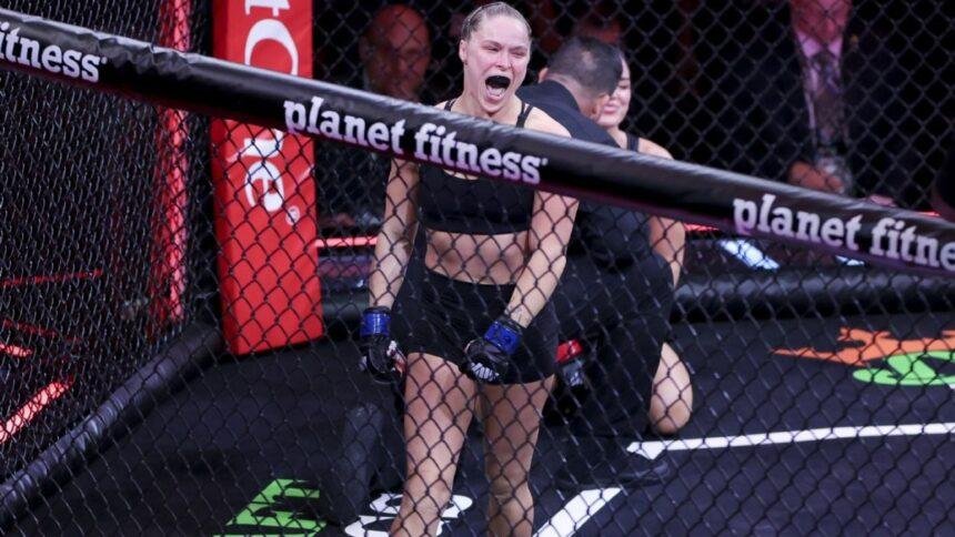 Ronda Rousey somete a Gina Carano en 17 segundos en su regreso