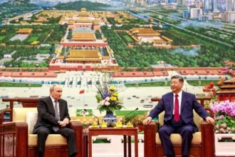 Rusia y China renuevan Tratado de Buena Vecindad por 25 años más