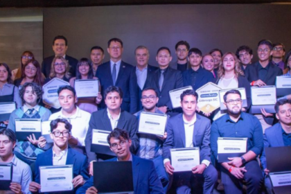 Samsung y CENEVAL colaboran para mejorar la formación en IA para jóvenes mexicanos