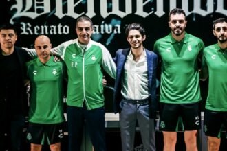 Santos Laguna presenta a su nuevo entrenador en un curioso tropezón