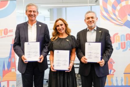 SECTURI y Puerto Interior establecen convenio para fomentar el turismo estatal.