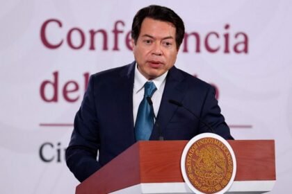 SEP revoca decisión y Mario Delgado presentará nuevo calendario escolar el lunes.