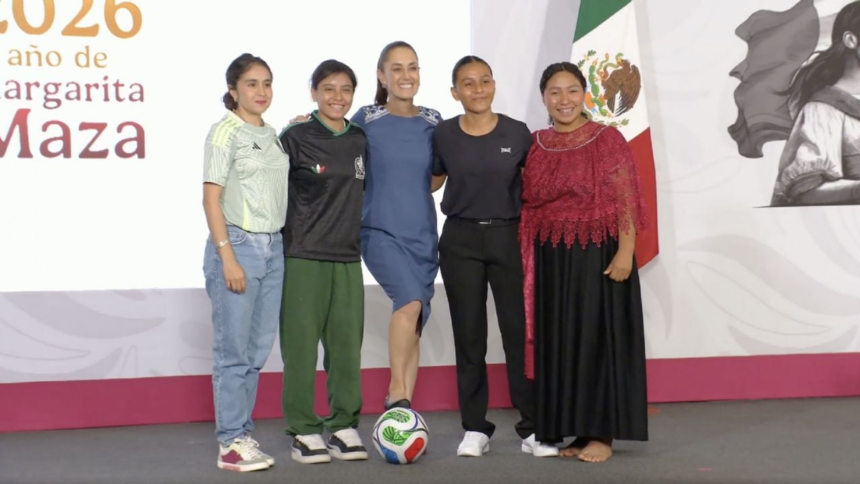 Sheinbaum premia a mujeres ganadoras con boletos para el Mundial 2026