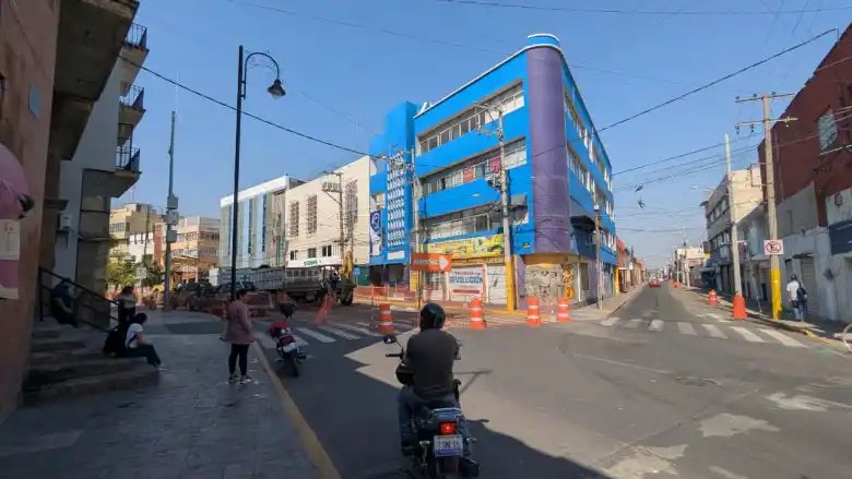 Socavón afecta drásticamente comercio en Irapuato: ventas caen un 50%