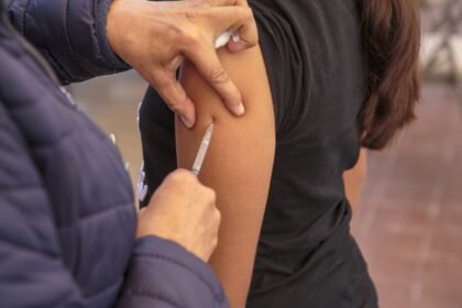 SSG incorpora dosis contra el virus Sincicial Respiratorio en vacunación.
