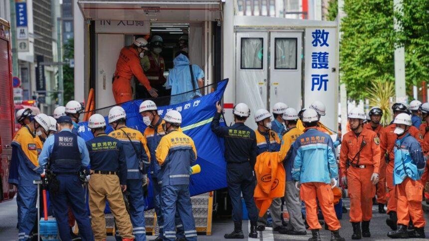 Sustancia desconocida en zona exclusiva de Tokio afecta a 26 personas