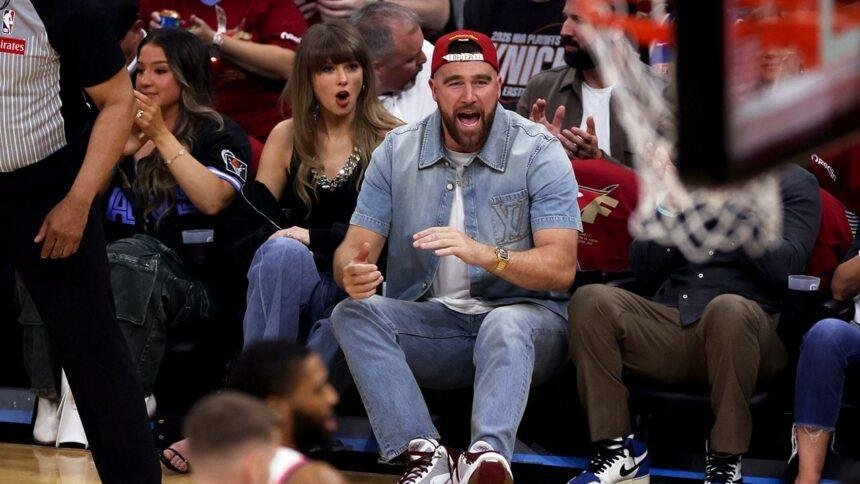 Taylor Swift y Travis Kelce deslumbran en la final de la NBA