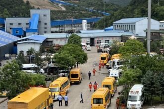 Tragedia minera en China: 90 trabajadores muertos en explosión devastadora.