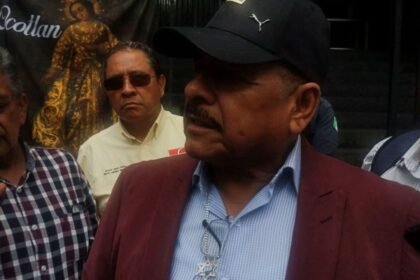 Transportistas demandan al gobierno compensación por pérdidas y muertes laborales.