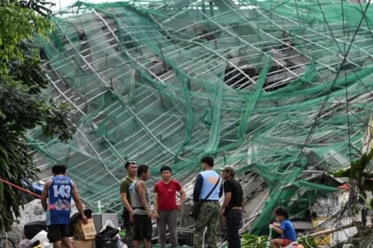 Tres muertos y 17 desaparecidos por derrumbe de edificio en Filipinas