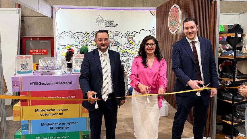 Tribunal Electoral de Guanajuato presenta actividades en la Feria del Libro de León.