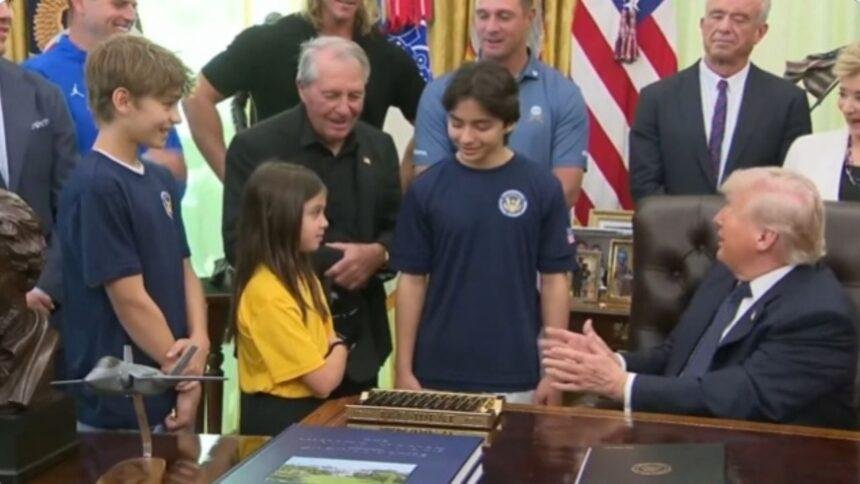Trump cuestiona la estatura de una niña para jugar voleibol