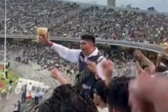 Vendedor de palomitas sorprende en semifinal Pumas vs Pachuca y se hace viral