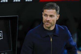 Xabi Alonso firma contrato de cuatro años con el Chelsea