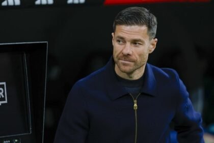 Xabi Alonso firma contrato de cuatro años con el Chelsea
