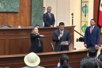 Yeraldine Bonilla, primera gobernadora de Sinaloa, cercanía con Rocha Moya resaltada.
