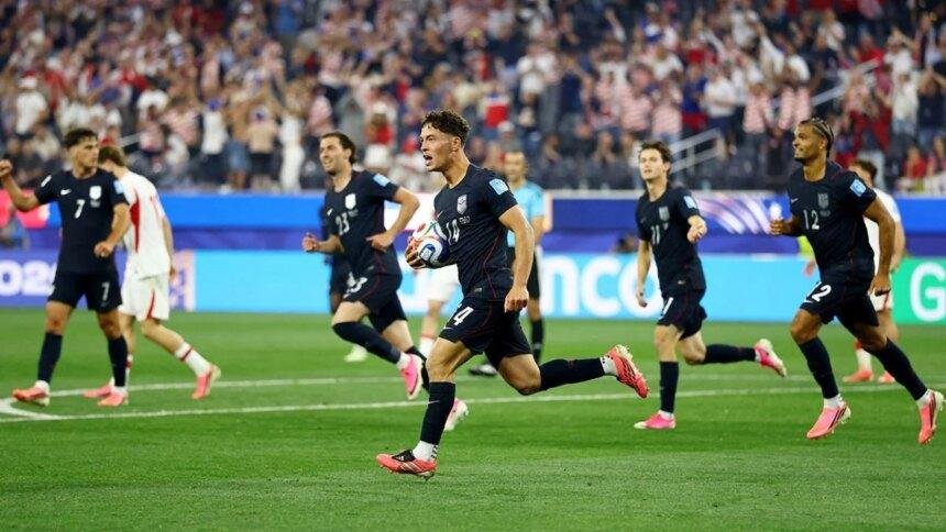 Turquía sorprende a Estados Unidos en un emocionante partido de trámite