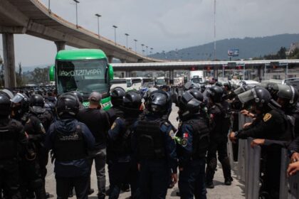 abogado de normalistas de ayotzinapa denuncia decomiso de explosivos como Abogado de normalistas de Ayotzinapa denuncia decomiso de explosivos como represión