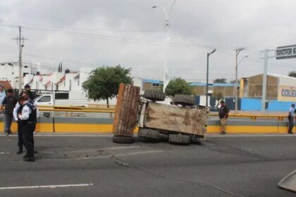 Accidente en libramiento Morelos causa caos vial por dos horas en León