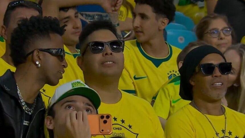 aficionados de brasil sorprenden por su asombroso parecido con vinicius Aficionados de Brasil sorprenden por su asombroso parecido con Vinícius, Ronaldo y Ronaldinho