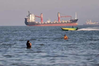 Agencia de la ONU suspende evacuación en Ormuz tras ataque en Omán