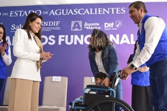 Aguascalientes: Entrega de apoyos de movilidad del DIF y Gobernadora
