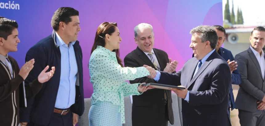 Aguascalientes Entrega de Obras en la Secundaria Técnica 1
