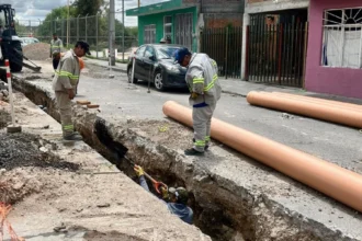 Aguascalientes Restaura Alcantarillado en Fidel Velázquez para Mejora Vial