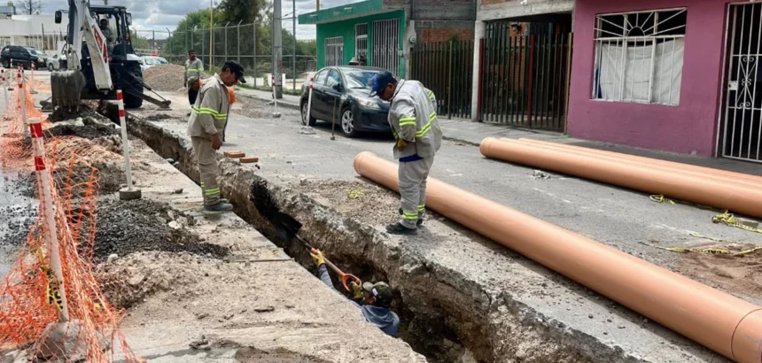 Aguascalientes Restaura Alcantarillado en Fidel Velázquez para Mejora Vial