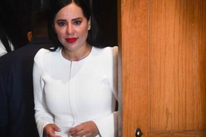 Alcaldesa Sandra Cuevas se desvincula de expareja encarcelada